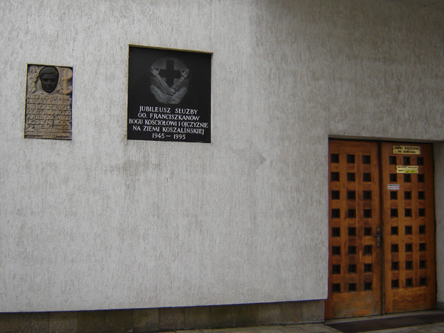 Tablice pamiątkowe i informacyjne